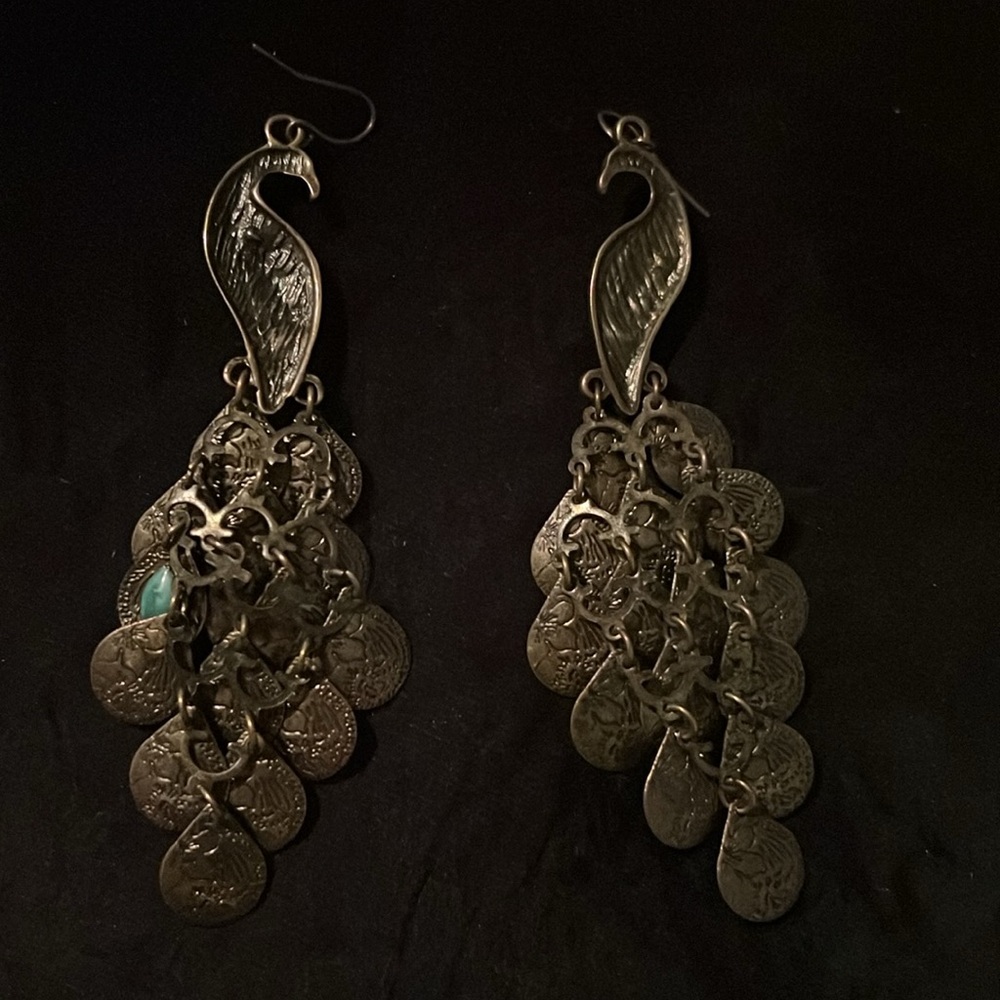 *Stunning Vintage Teal rhinestone/faux Turquoise Brass Peacock dangle earrings! - Picture 4 of 4